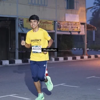 Runner Photo 8975958