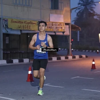 Runner Photo 8975959