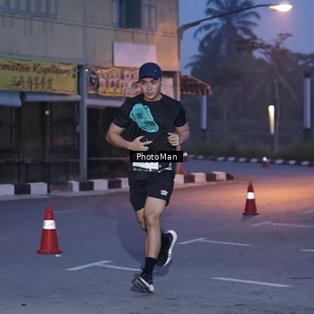 Runner Photo 8975974