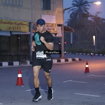 Runner Photo 8975975