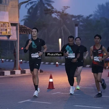 Runner Photo 8975982