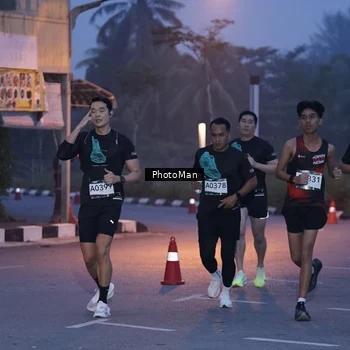 Runner Photo 8975994