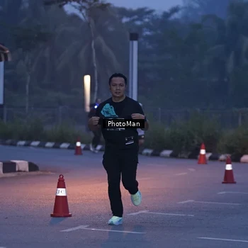 Runner Photo 8975995