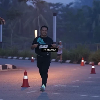 Runner Photo 8975997