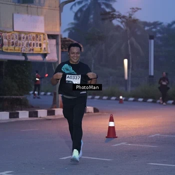 Runner Photo 8976000