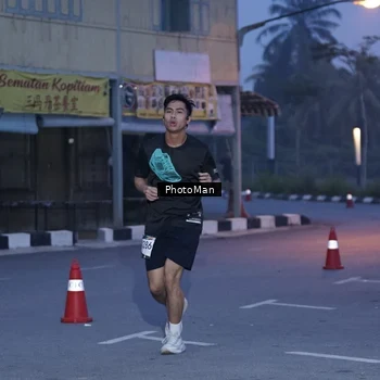 Runner Photo 8976002