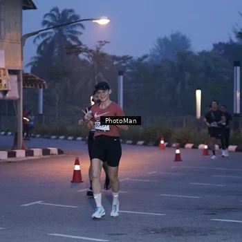 Runner Photo 8976004