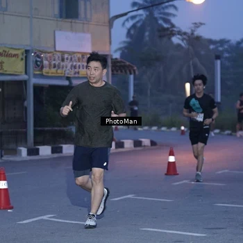 Runner Photo 8976018