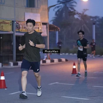Runner Photo 8976019