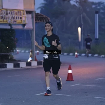 Runner Photo 8976026