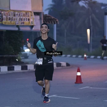 Runner Photo 8976027