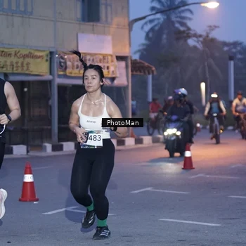 Runner Photo 8976032