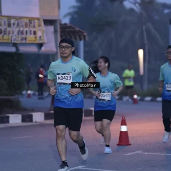 Runner Photo 8976038