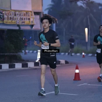 Runner Photo 8976040