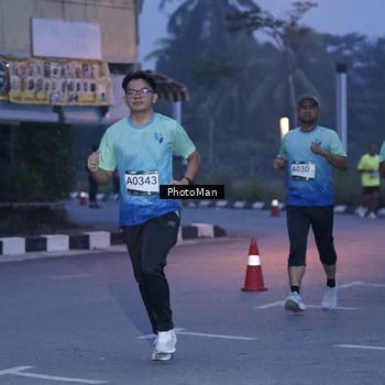 Runner Photo 8976041