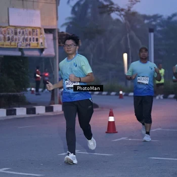 Runner Photo 8976042