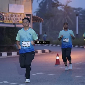 Runner Photo 8976043