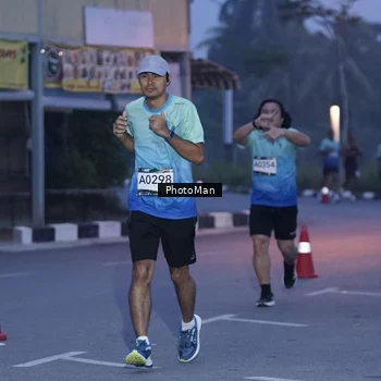 Runner Photo 8976046