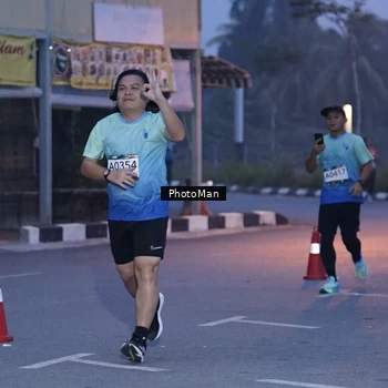 Runner Photo 8976054