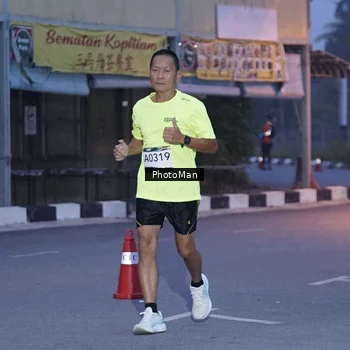 Runner Photo 8976067