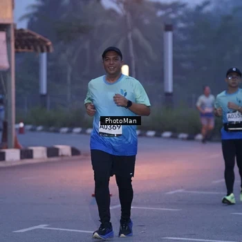 Runner Photo 8976100