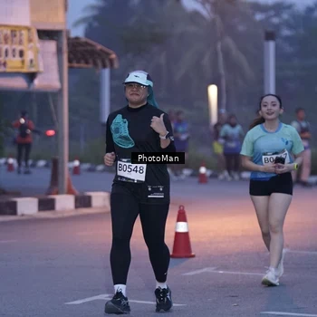Runner Photo 8976112