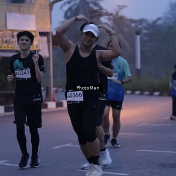 Runner Photo 8976210