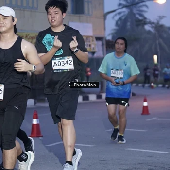 Runner Photo 8976213