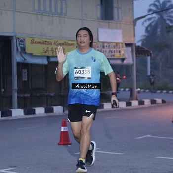 Runner Photo 8976215