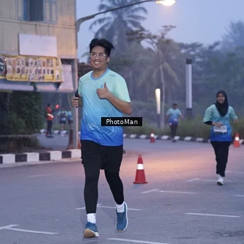 Runner Photo 8976243