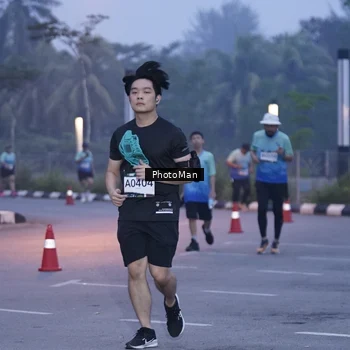 Runner Photo 8976251