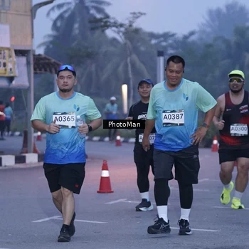 Runner Photo 8976252