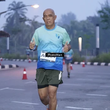 Runner Photo 8976299
