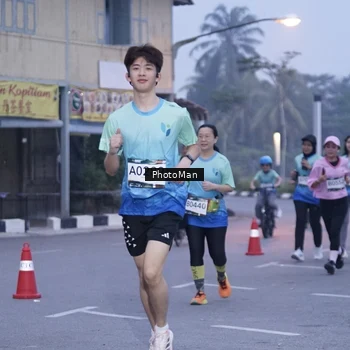 Runner Photo 8976323