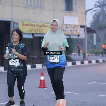 Runner Photo 8976364