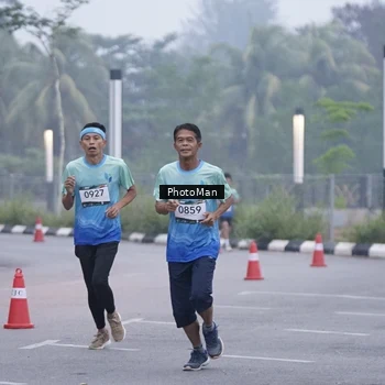 Runner Photo 8976375