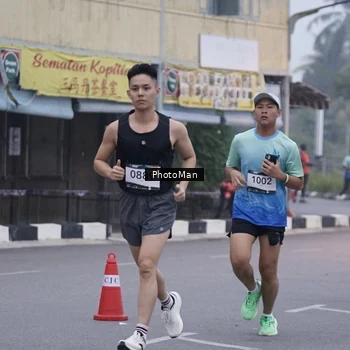 Runner Photo 8976382