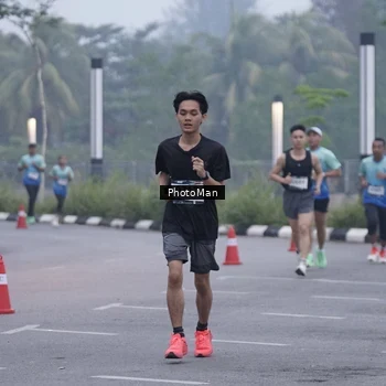 Runner Photo 8976386