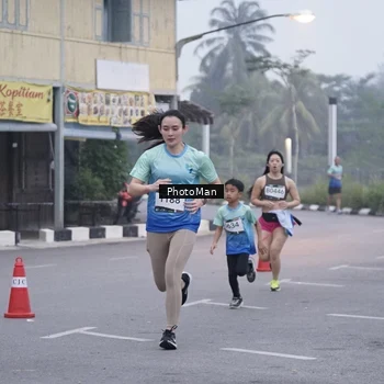 Runner Photo 8976415