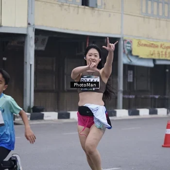 Runner Photo 8976418