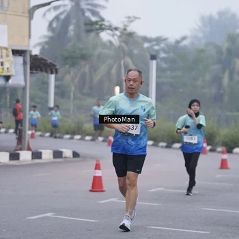 Runner Photo 8976432