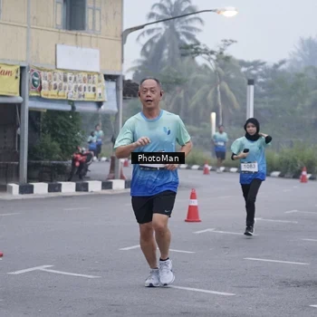 Runner Photo 8976434
