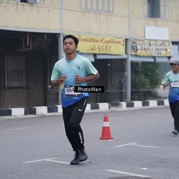 Runner Photo 8976461