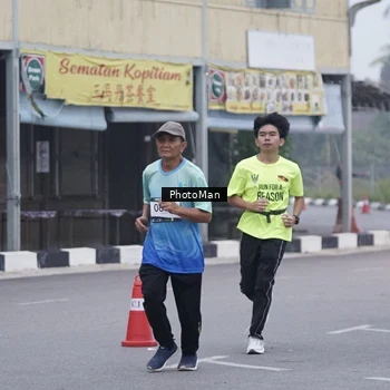 Runner Photo 8976464