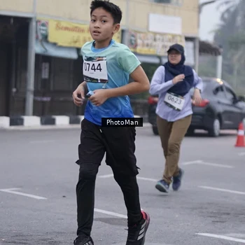 Runner Photo 8976480