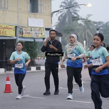 Runner Photo 8976550