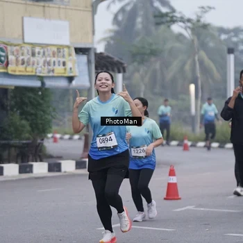 Runner Photo 8976551