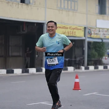 Runner Photo 8976559