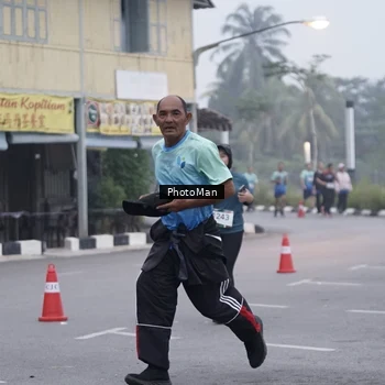 Runner Photo 8976643