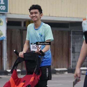 Runner Photo 8976964